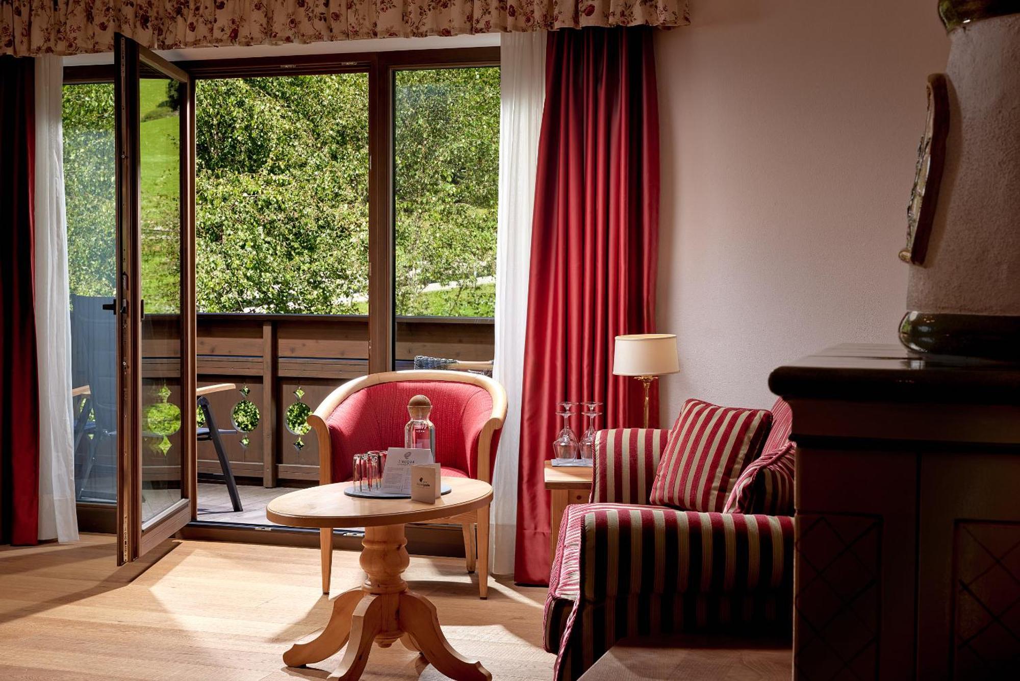 Hotel Quelle Nature Spa Resort Santa Maddalena in Casies Quarto foto